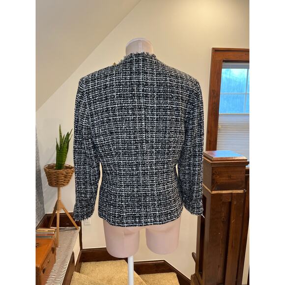W.D.N.Y Women's Black and White Tweed Fringe Blazer Size 10 - Picture 3 of 4